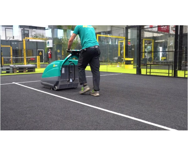 KOBRA Padel-Care System balayeuse terrain padel
